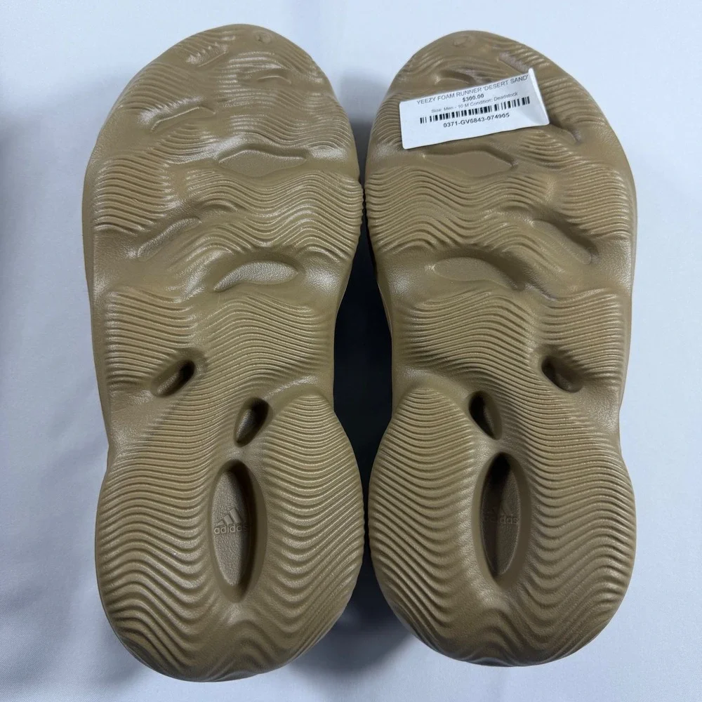 Adidas Yeezy Foam Runner Desert Sand GV6842 Mens Size 10 Tan Clogs